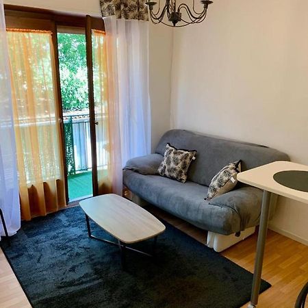 Agreable Appartement 2 Pieces A Forbach Avec Garage Ferme - Check In Autonome Kültér fotó